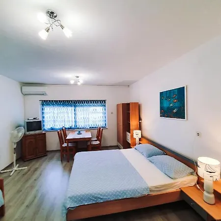 Kezele Apartment Jadranovo