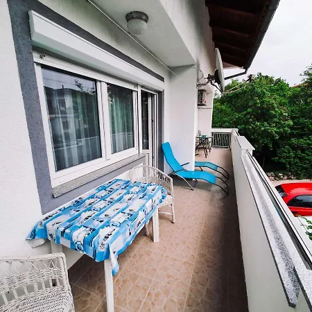 Kezele Apartment *