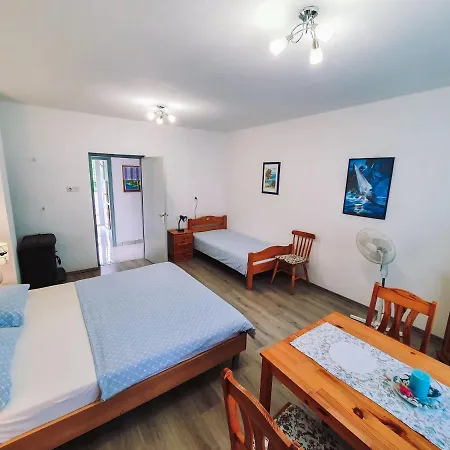 Apartment Kezele *
